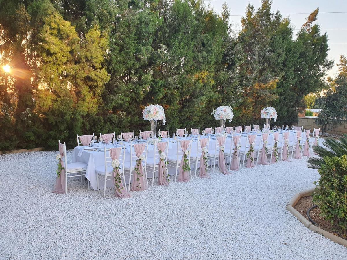 Larnaca Mansion Ideal For 3 Families Or More Екстер'єр фото