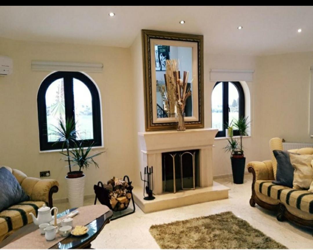 Larnaca Mansion Ideal For 3 Families Or More Екстер'єр фото