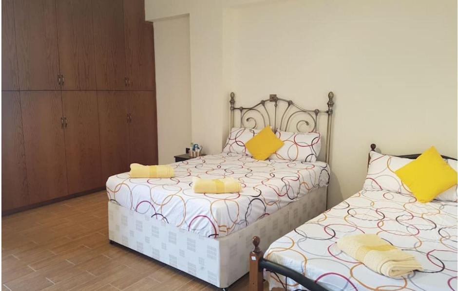 Larnaca Mansion Ideal For 3 Families Or More Екстер'єр фото