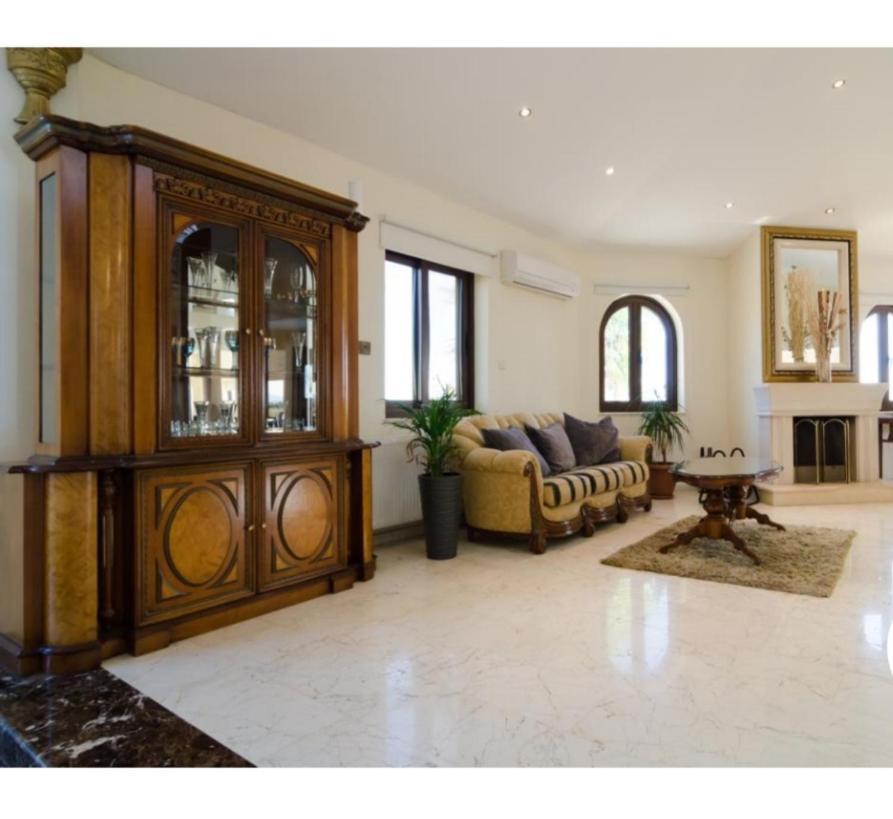 Larnaca Mansion Ideal For 3 Families Or More Екстер'єр фото