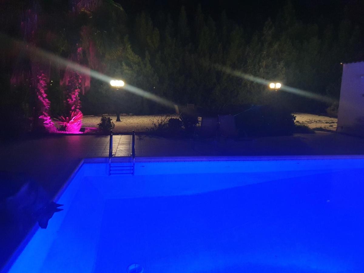 Larnaca Mansion Ideal For 3 Families Or More Екстер'єр фото