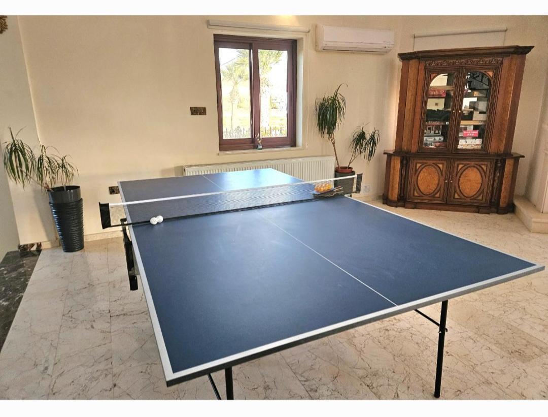 Larnaca Mansion Ideal For 3 Families Or More Екстер'єр фото