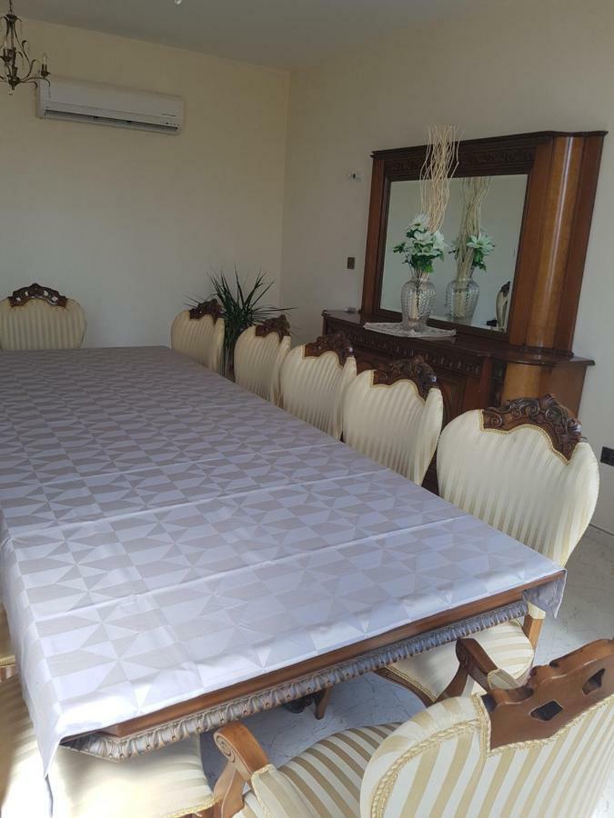 Larnaca Mansion Ideal For 3 Families Or More Екстер'єр фото