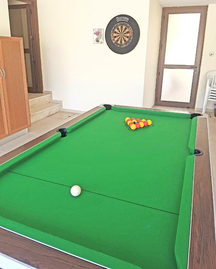 Larnaca Mansion Ideal For 3 Families Or More Екстер'єр фото